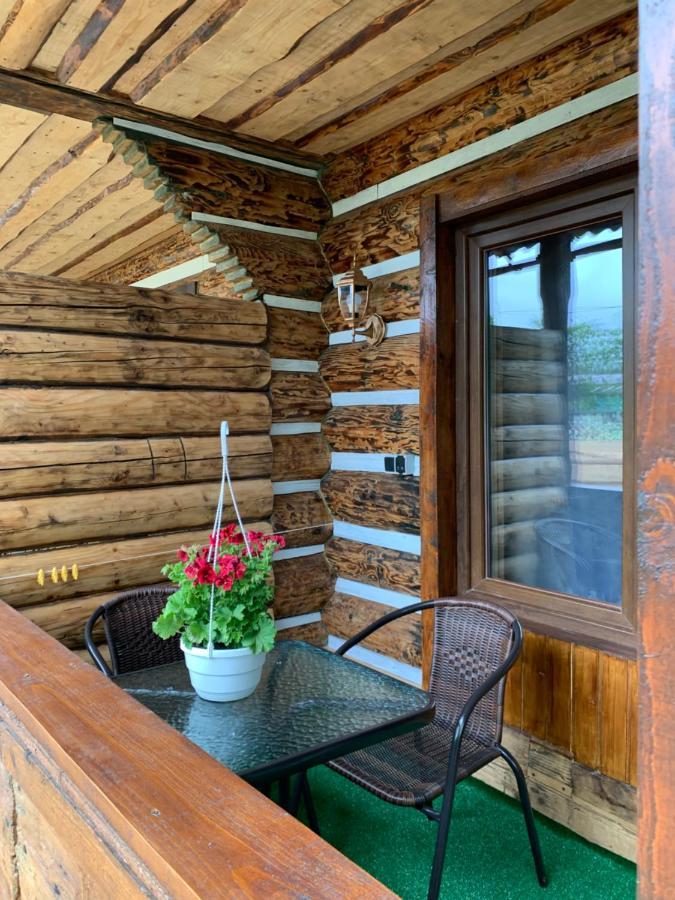Vv Hotell Vorochta Exteriör bild